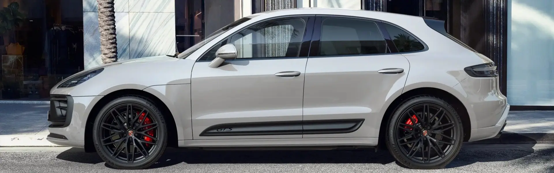 2026 Porsche Macan Banner